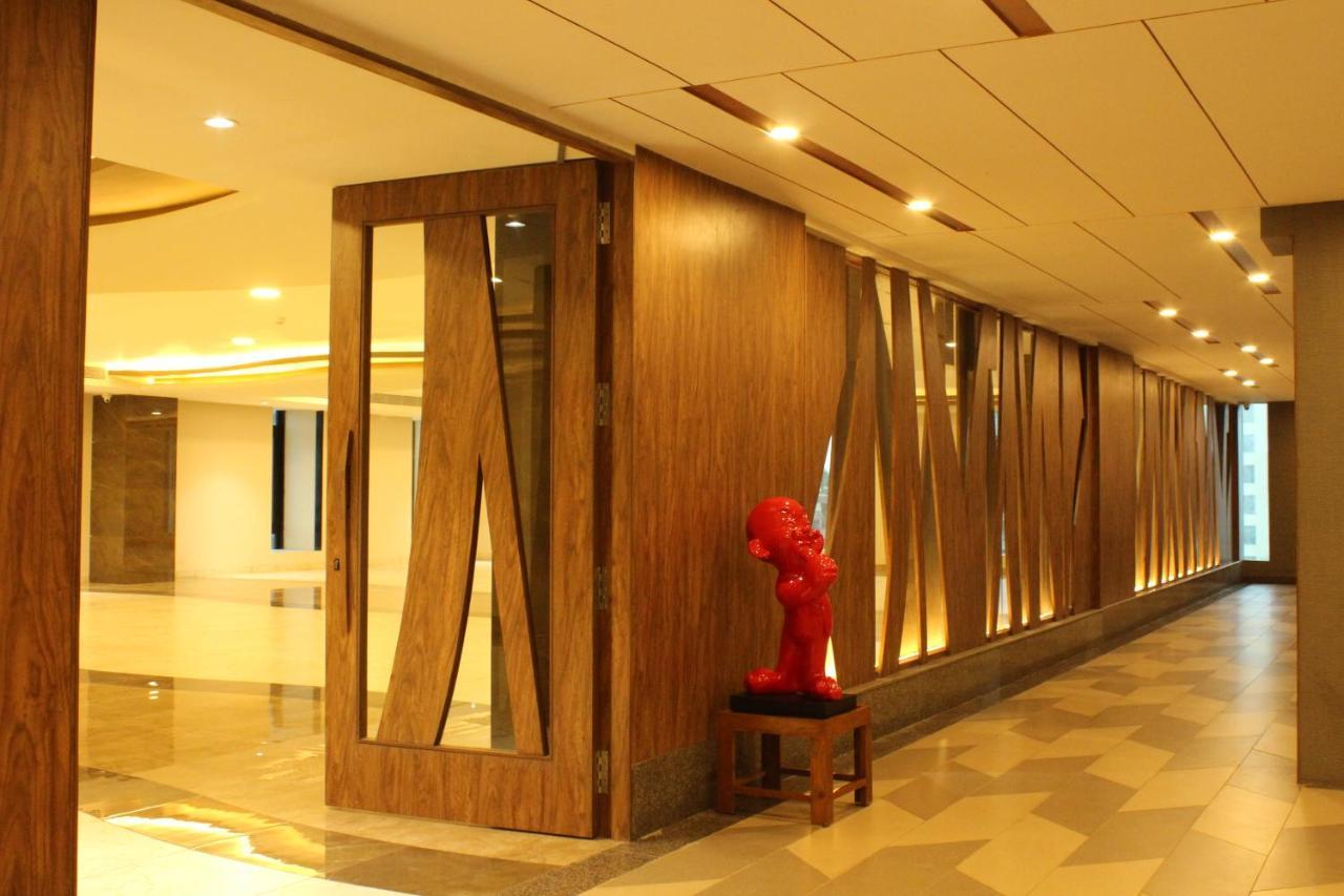 Zip By Spree Hotels Surat Exterior photo
