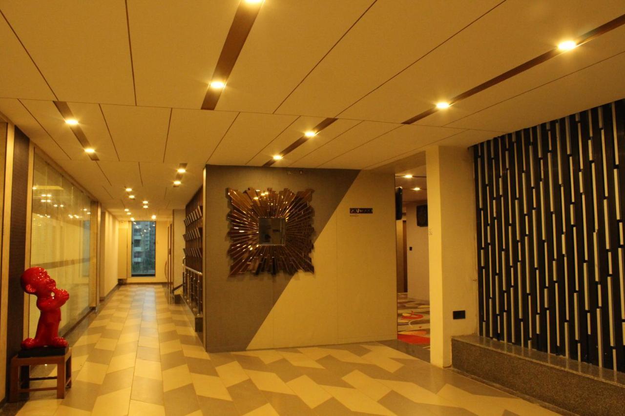 Zip By Spree Hotels Surat Exterior photo