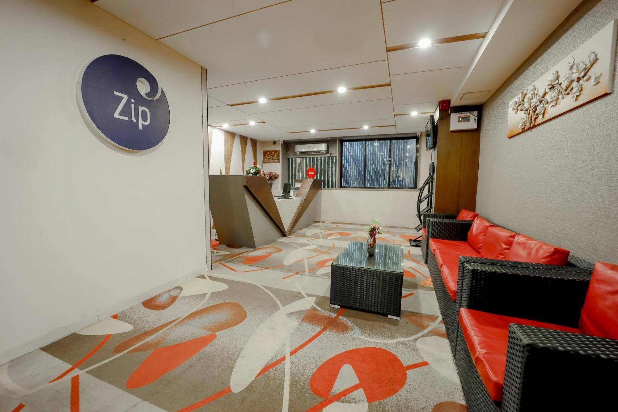 Zip By Spree Hotels Surat Exterior photo