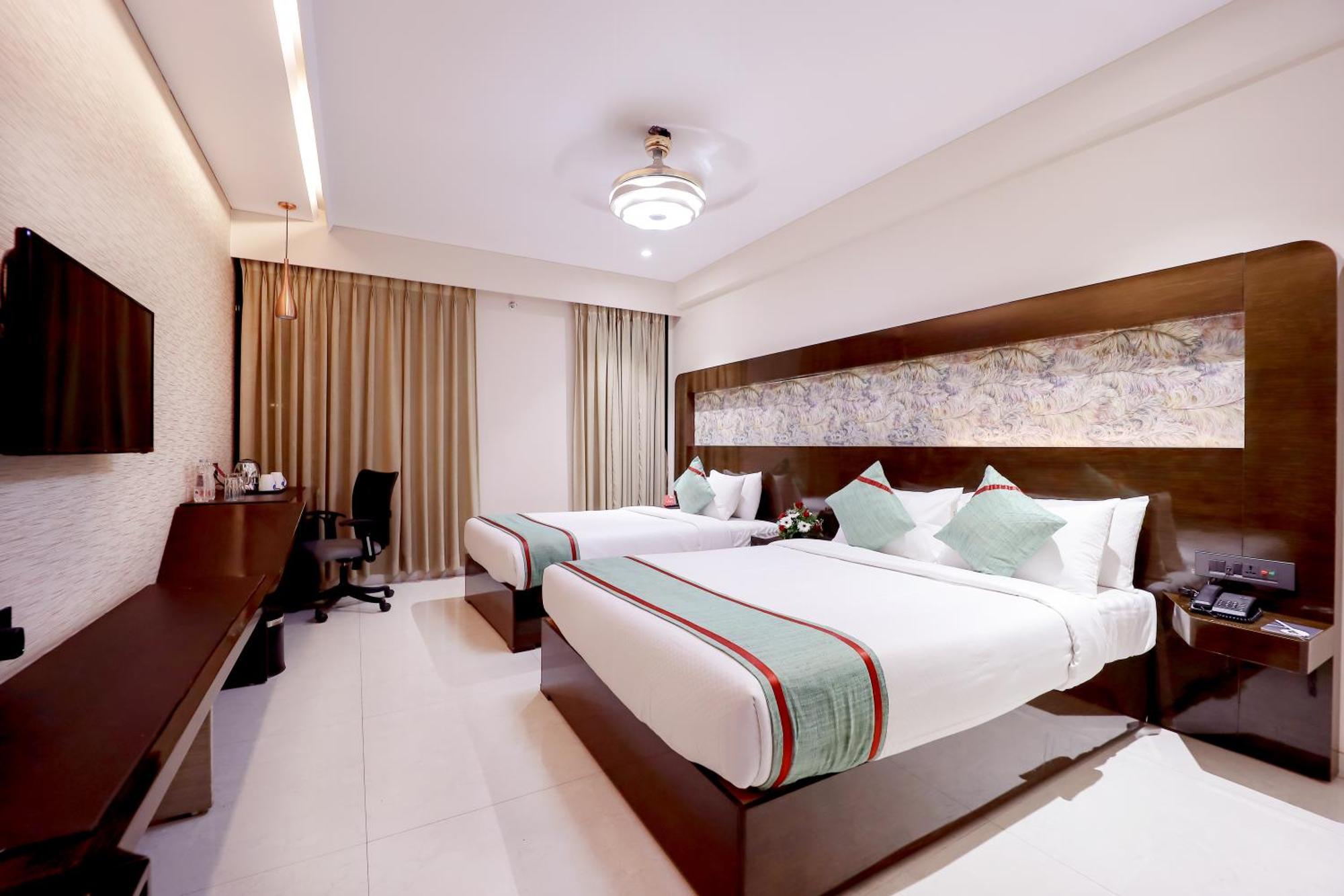 Zip By Spree Hotels Surat Exterior photo