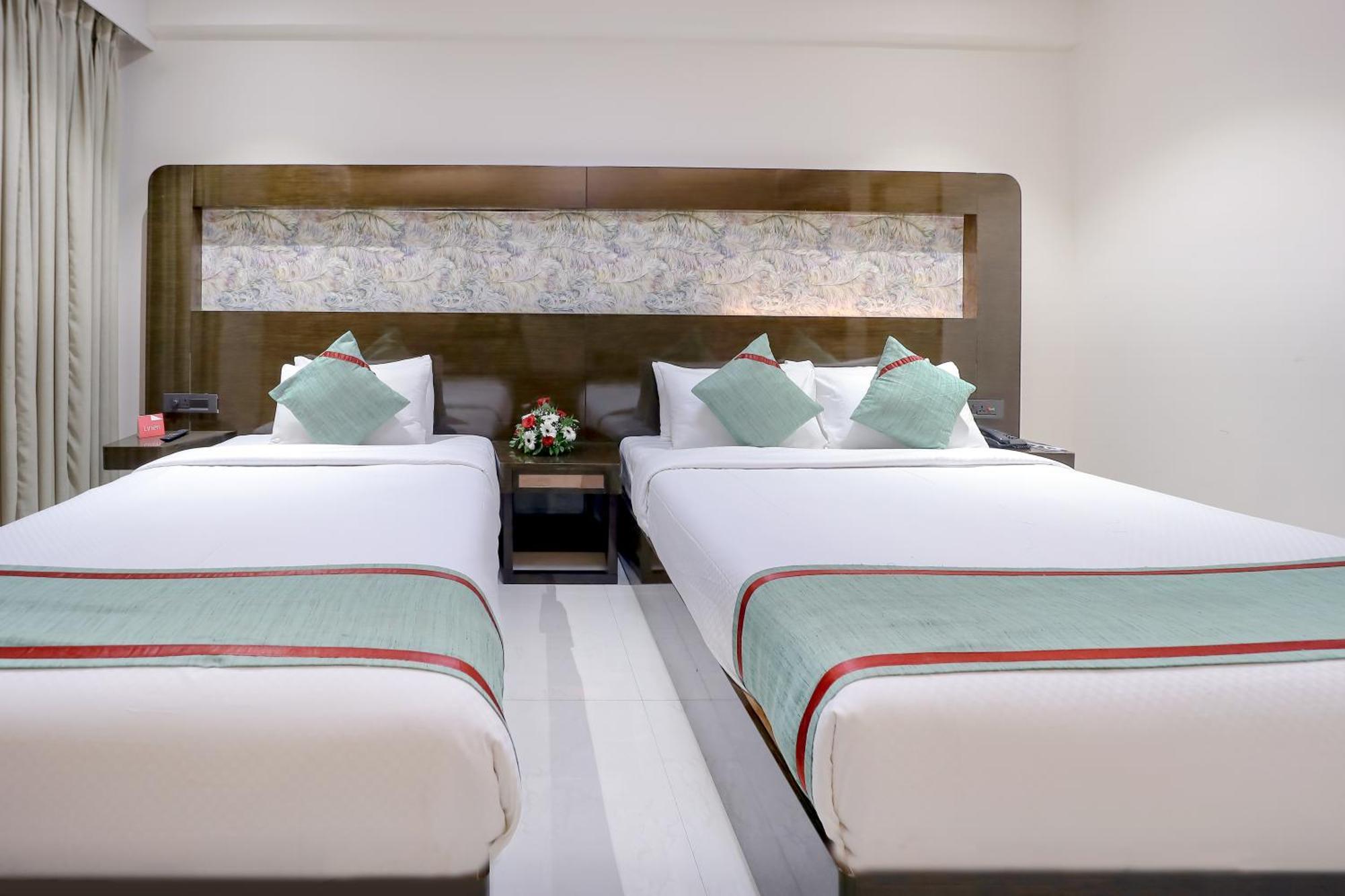 Zip By Spree Hotels Surat Exterior photo
