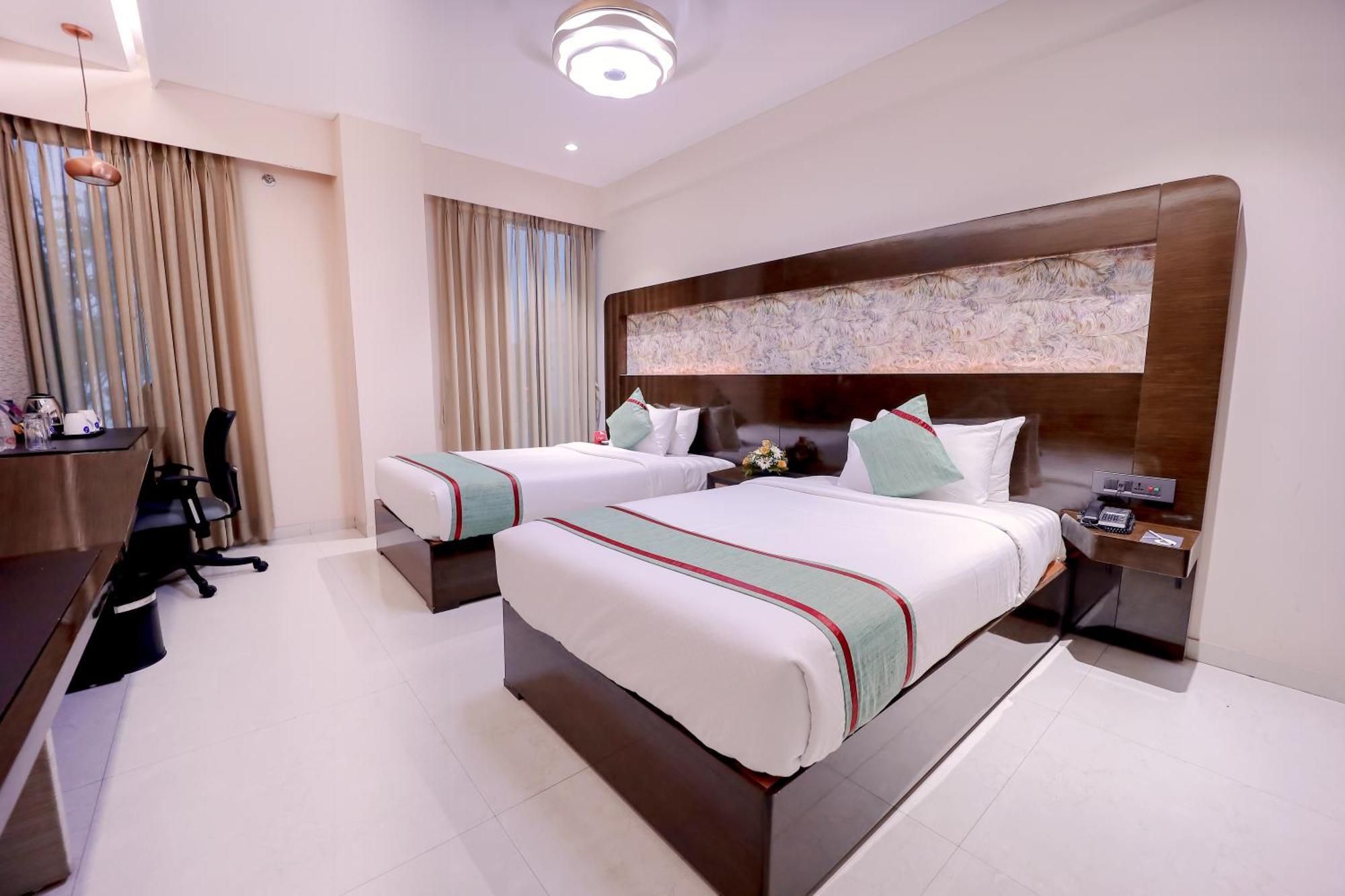 Zip By Spree Hotels Surat Exterior photo