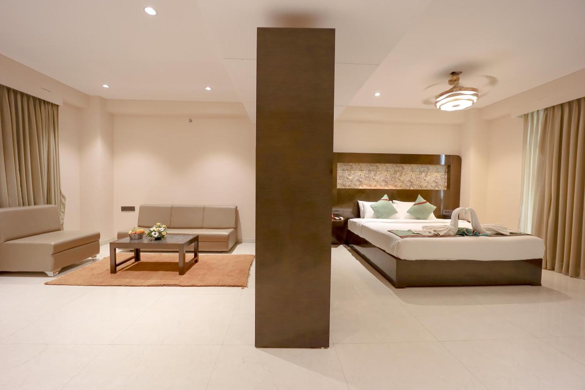 Zip By Spree Hotels Surat Exterior photo